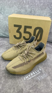 Yeezy 350 V2 Earth