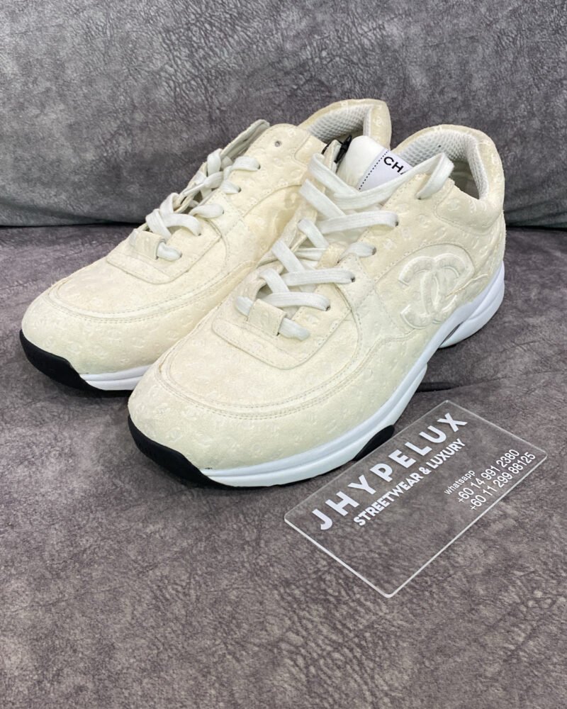 Chanel Runners CC Beige Suede