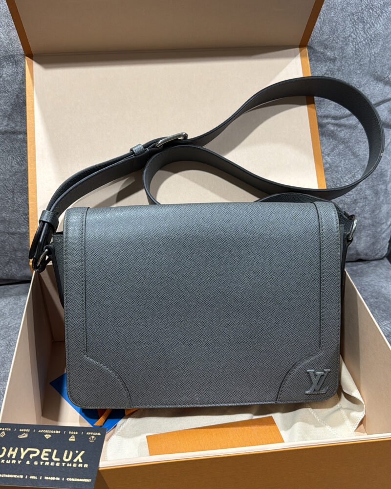LV New Flap Messenger Grey Taiga Bag