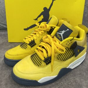 AJ4 Lightning