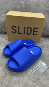 Yeezy  Slide Azure