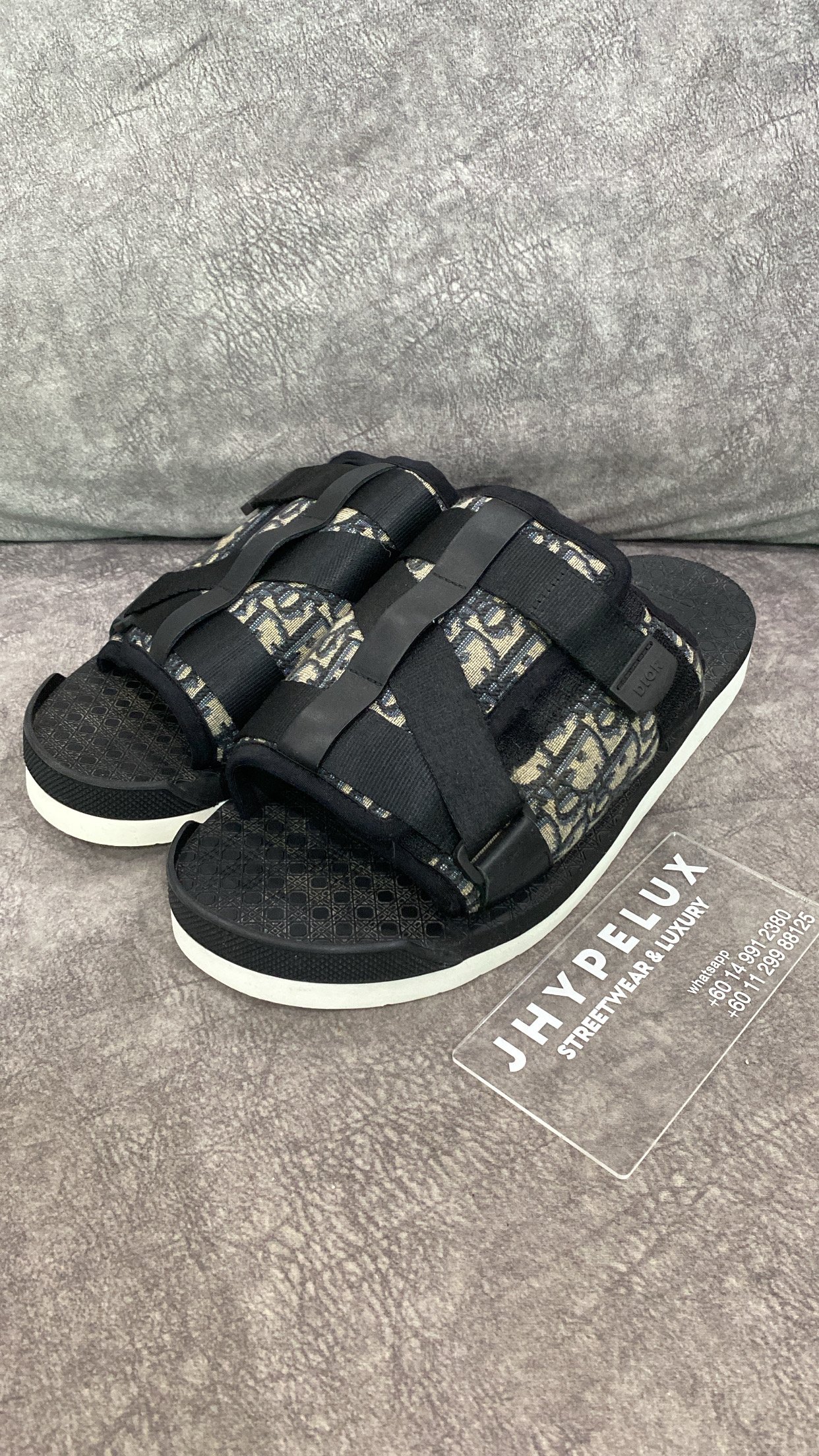 6E4705C4-D885-453A-A118-A72C3BFFA668