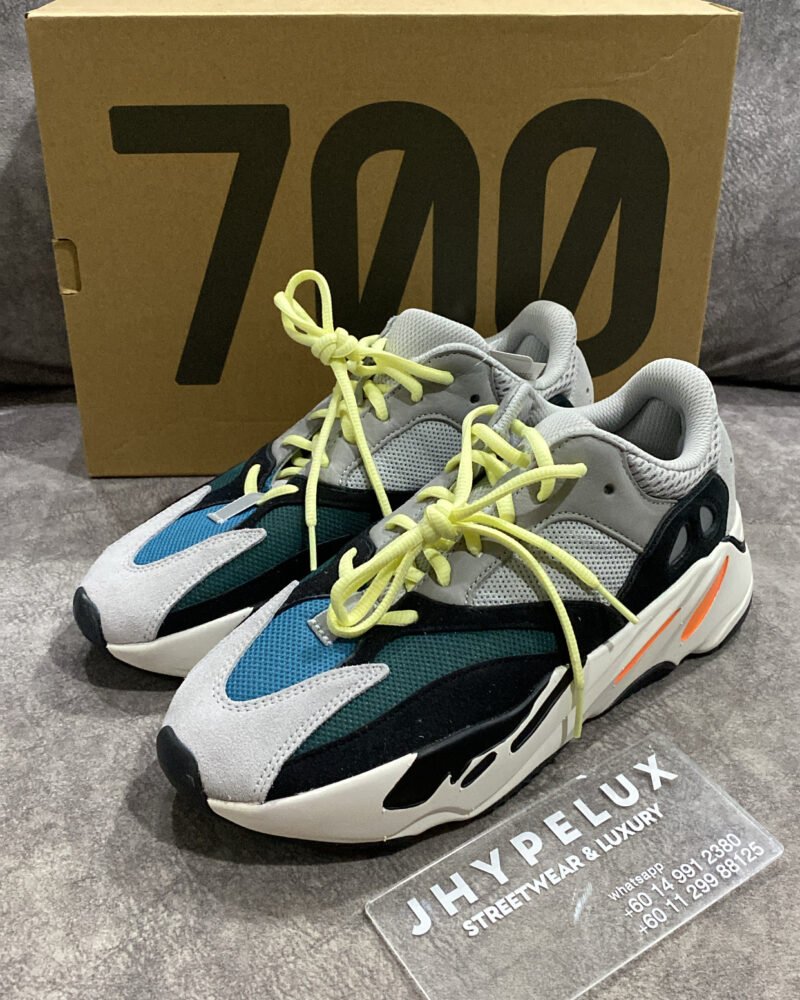 Yeezy 700 Wave Runner