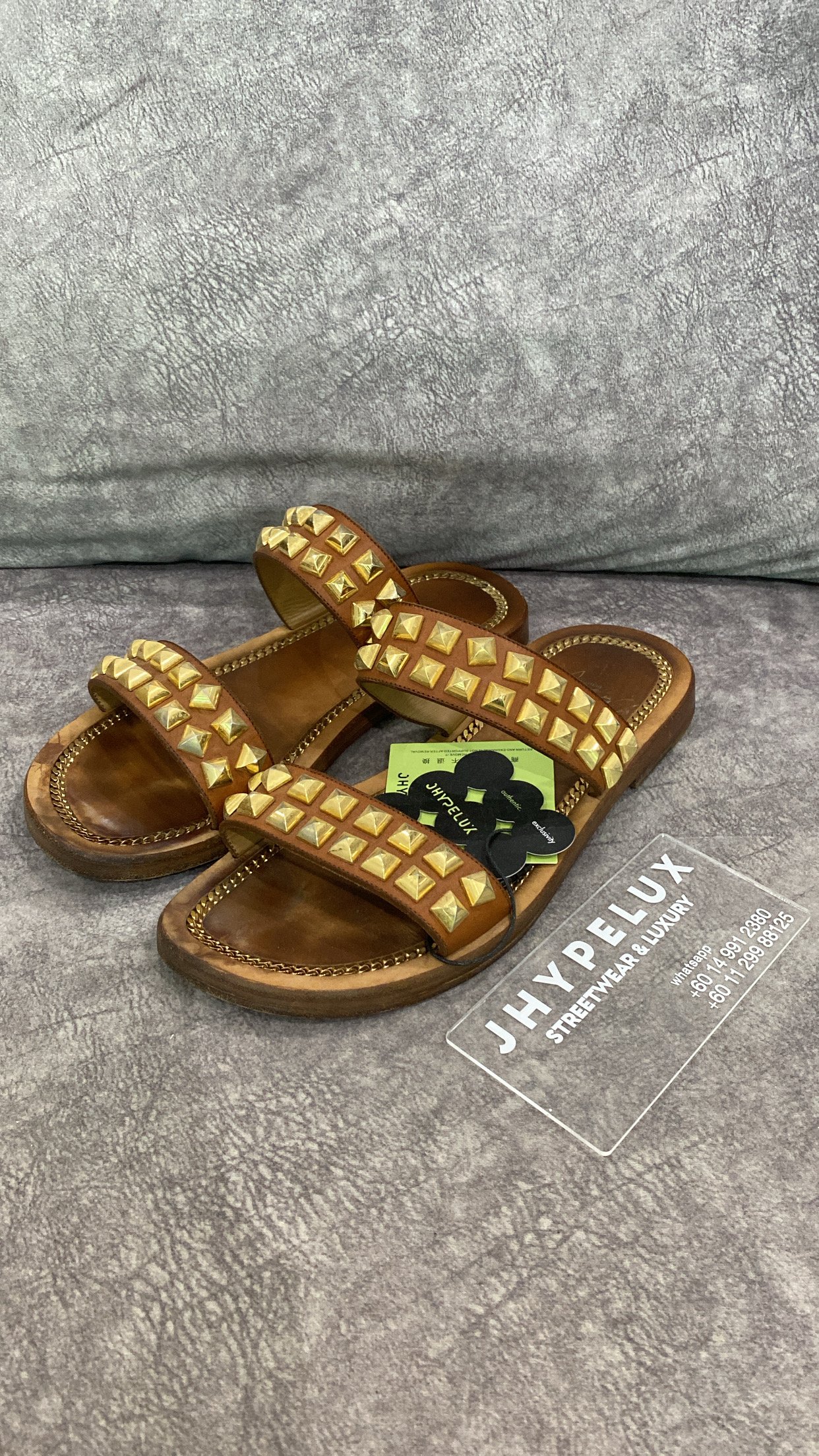 DFA2B1E5-1ADB-43E5-9896-46E146BCA693