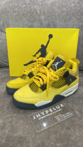 AJ4 Lightning
