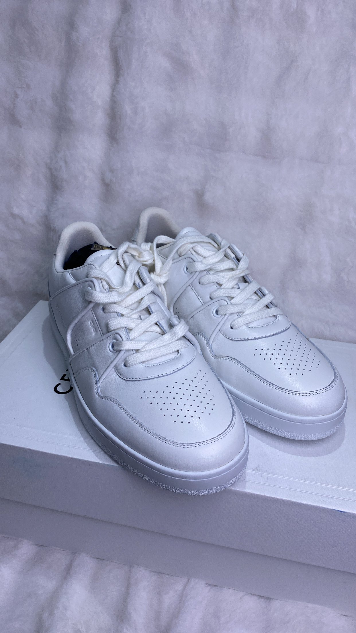 0B5C314D-AA81-4115-A67D-EDF0A75362FA