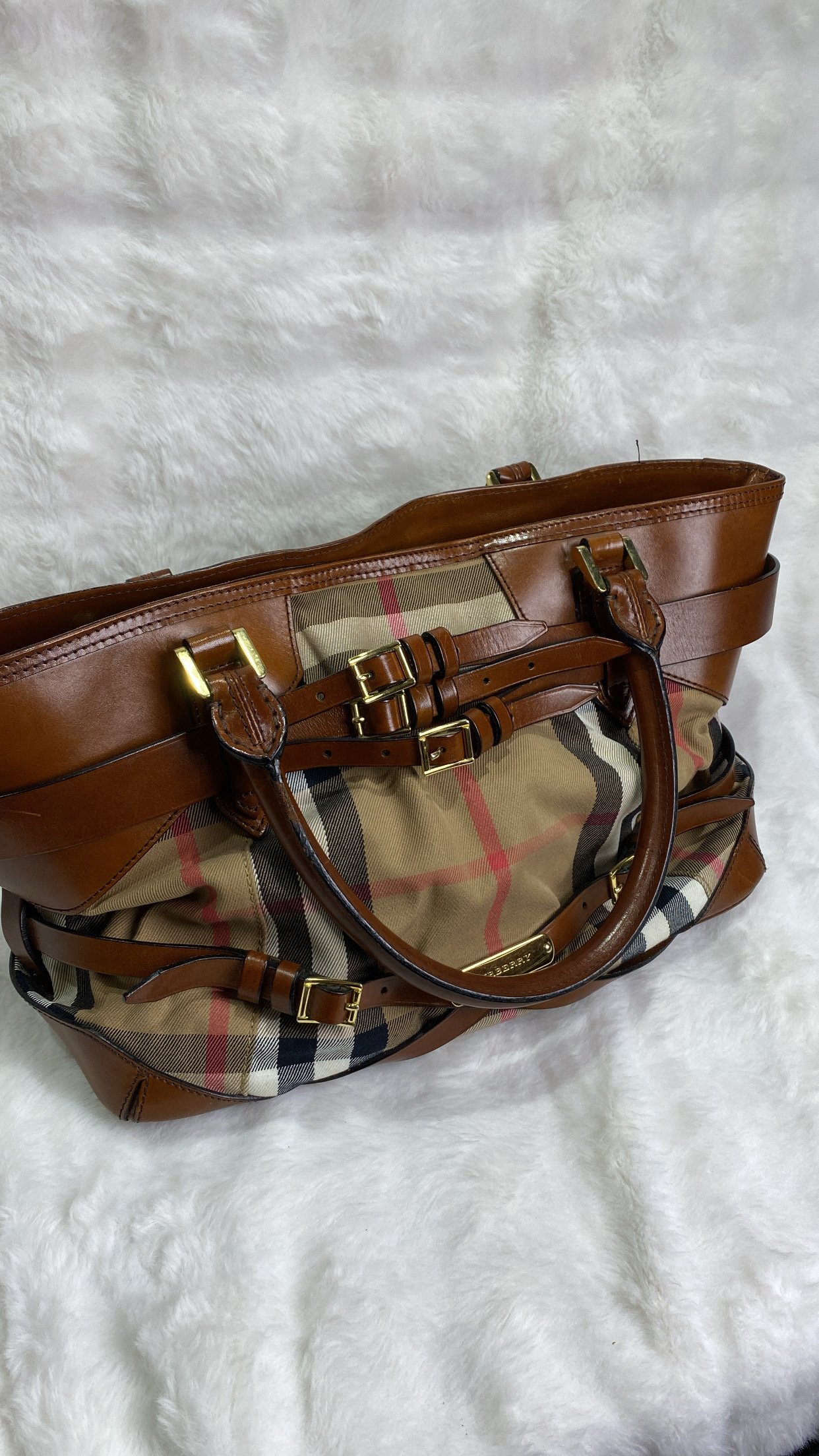 25125AF5-9929-4374-ABEA-5F699458D29A