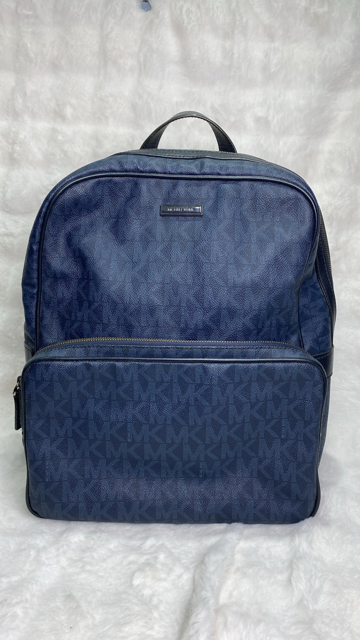 2DD2D002-3222-4C48-9B0B-C15A0E360BAD