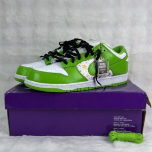 Dunk SB Supreme Stars Mean Green