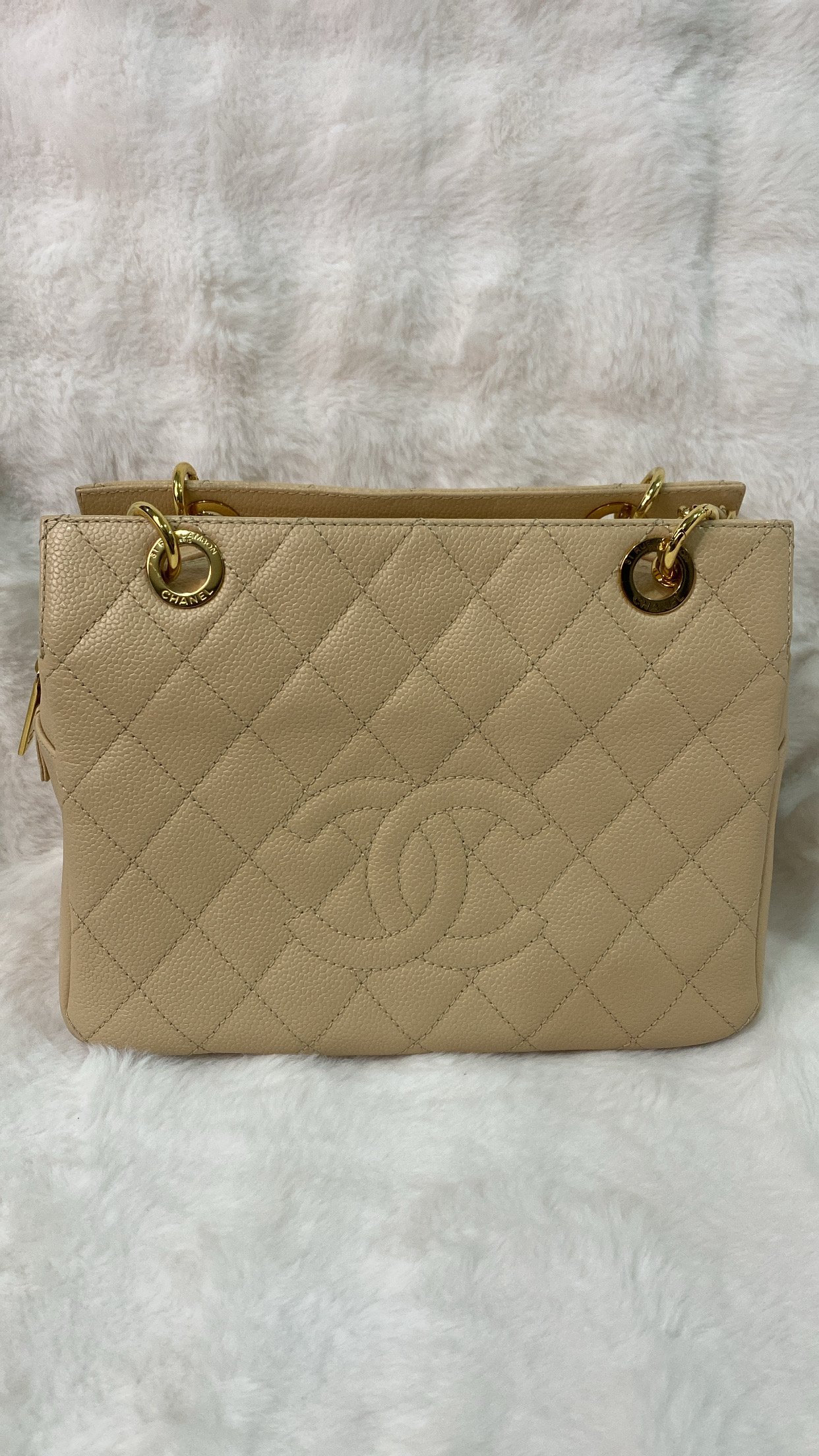 5CE9301C-71A4-4C14-904F-1B195877794E