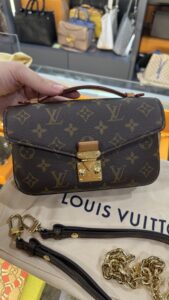 LV Pochette Metis East West Monogram RFID